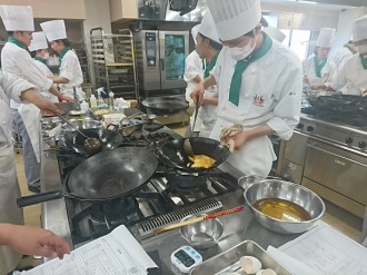 調理師科1年生の実習 埼玉ベルエポック製菓調理専門学校 大宮で製菓 調理 カフェを学ぶ 調理師科1年生の実習 埼玉ベルエポック製菓調理専門学校 大宮で製菓 調理 カフェを学ぶ